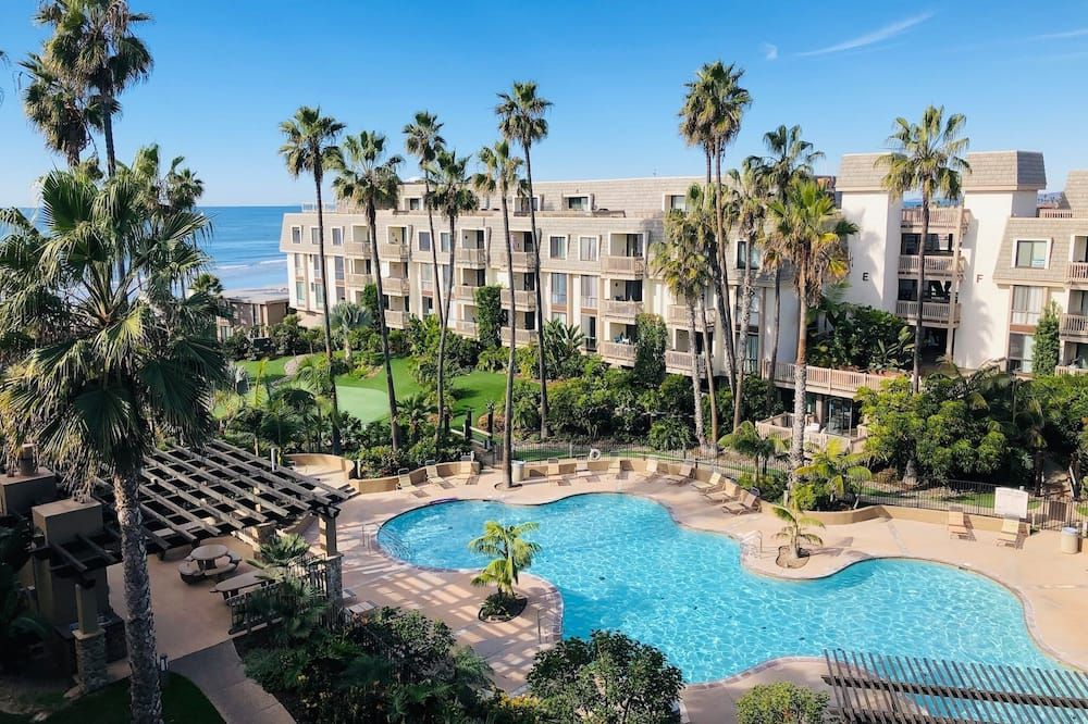 Tropical Beach Resort with Ocean and Harbor Views - Oceanside - Piscine