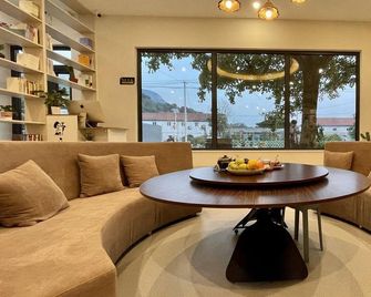 Beijing Yeluyin Cidihuakai Hot Spring Homestay - Peking - Lounge