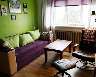 Linden apartment for feels like home stay. - Lielciecere - Sala de estar