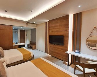 Nouveau Resort - Mahinog - Bedroom