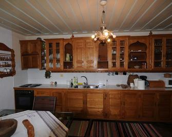 Vilavala: Nestling in fragrant green pines above sparkling blue Aegean waters - Alonnisos - Cucina