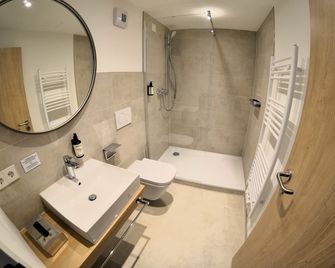 Cinema City Hotel Europaplatz Karlsruhe - Καρλσρούη - Μπάνιο