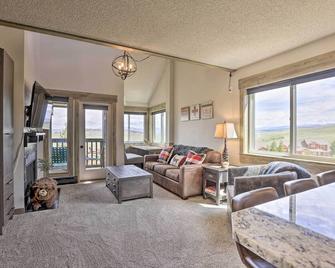 Less Than Half Mi to Ski Lifts Cozy Granby Ranch Studio! - Granby - Living room