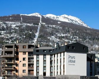 Sowell Hotels Le Parc & Spa - Briançon - Building