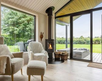 4 Bedroom Awesome Home In Hornbæk - Hornbaek - Salon
