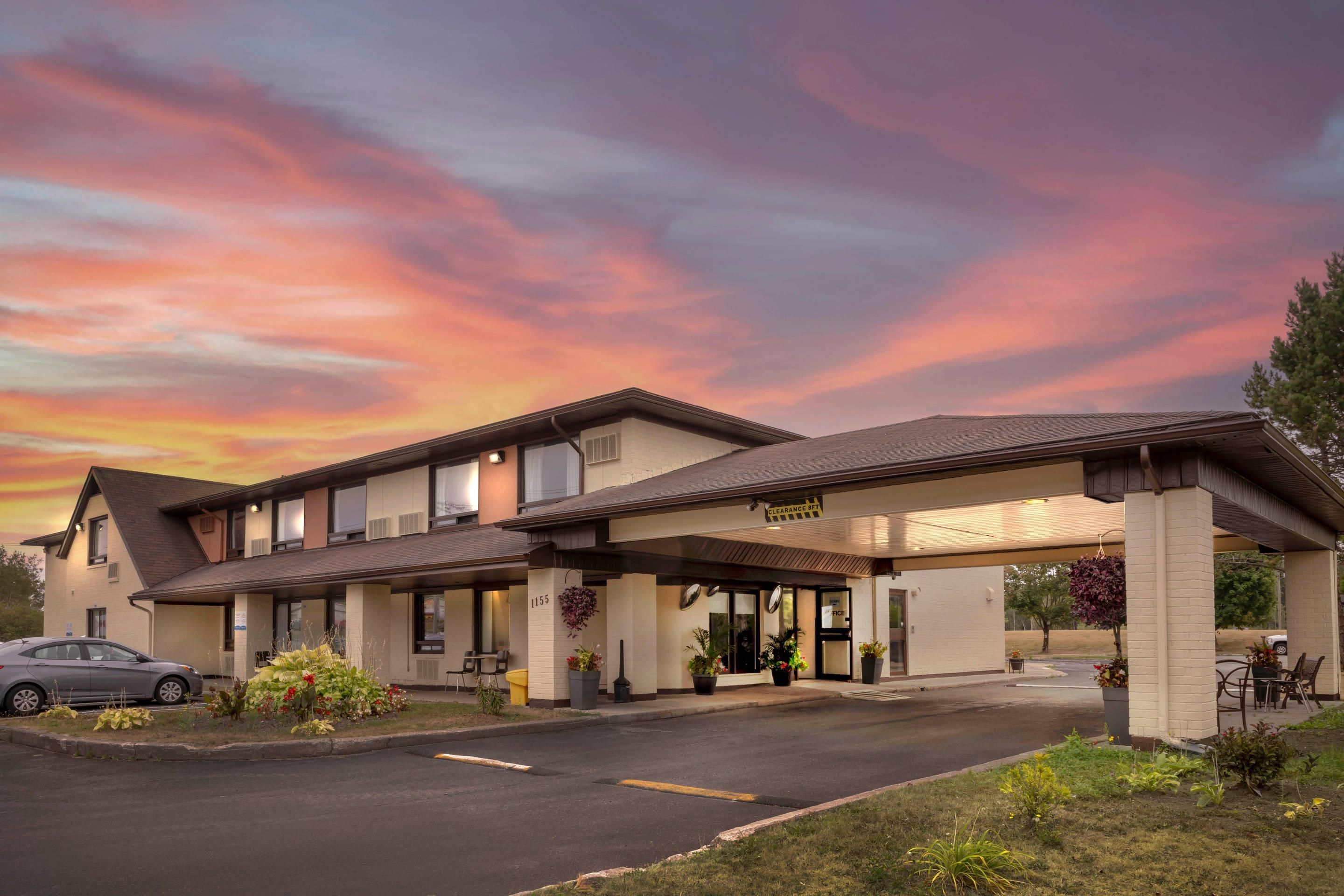 Rodeway Inn thumbnail 2