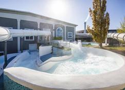 Holiday Resort Van der Valk, Linstow - Linstow - Pool