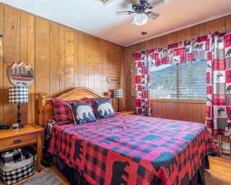 Blue Spruce Cabin Sum - Greer - Habitación