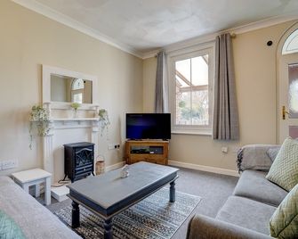 Marrams View by Winterton Cottages - Winterton-on-Sea - Living room