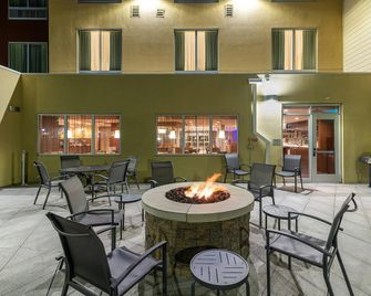 Fairfield Inn and Suites by Marriott Sidney - Sidney - Patio