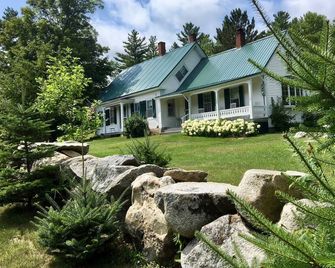 Charming, 4-Br, 2-Ba, Full Kitchen Wi-Fi, Mt View, Private Deck, Discounts Avail - Franconia - Gebäude
