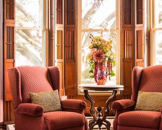 Sutherland House Victorian Bed And Breakfast - Canandaigua - Lounge