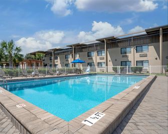 Best Western Crossroads Inn - DeFuniak Springs - Piscina
