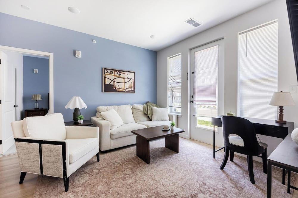 Landing | Stunning 2bd, Gym, Clubhouse