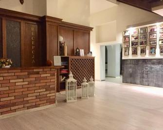 Hotel Pod Jeleniem - Tuchola - Recepcja
