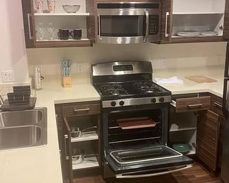 Resort style living - Santa Ana - Cuina