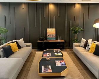 Q7 Lodge - Lyon - Bar