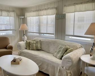 I Love My LBI Home! Ocean Block 5 houses to the Beach: Lower Level 2BR - Ship Bottom - Living room