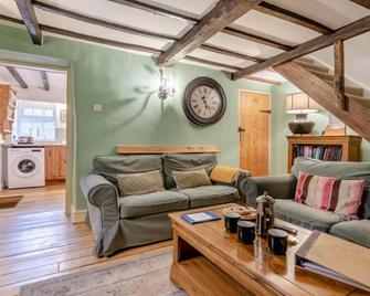 The Cottage on the Square, Wensley - Derbyshire Country Cottage. - Matlock - Sala de estar