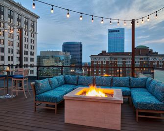 Homewood Suites by Hilton Grand Rapids Downtown, MI - גרנד ראפידס - מרפסת