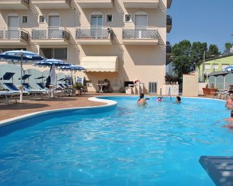 Hotel Gaston - Rimini - Piscina