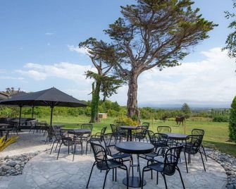Chateau Du Clair De Lune - Boutique Luxury Hotel - Biarriz - Patio