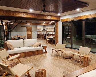 Lamangata Luxury Surf Resort - Dominical - Sala de estar