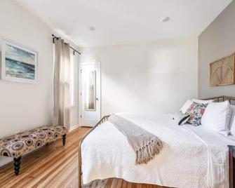 Zen Spa Retreat With King Bed Near Nyc Train - Newark - Quarto
