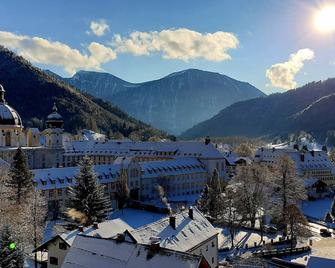 Hotel Blaue Gams S - Ettal - Priveliște în exterior