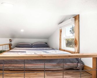 Romantic Luxury Retreat hot cold pool & sauna - Wimberley