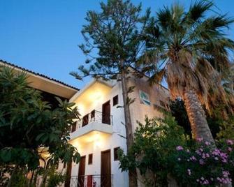 Finikounda Hotel - Foinikounta - Building