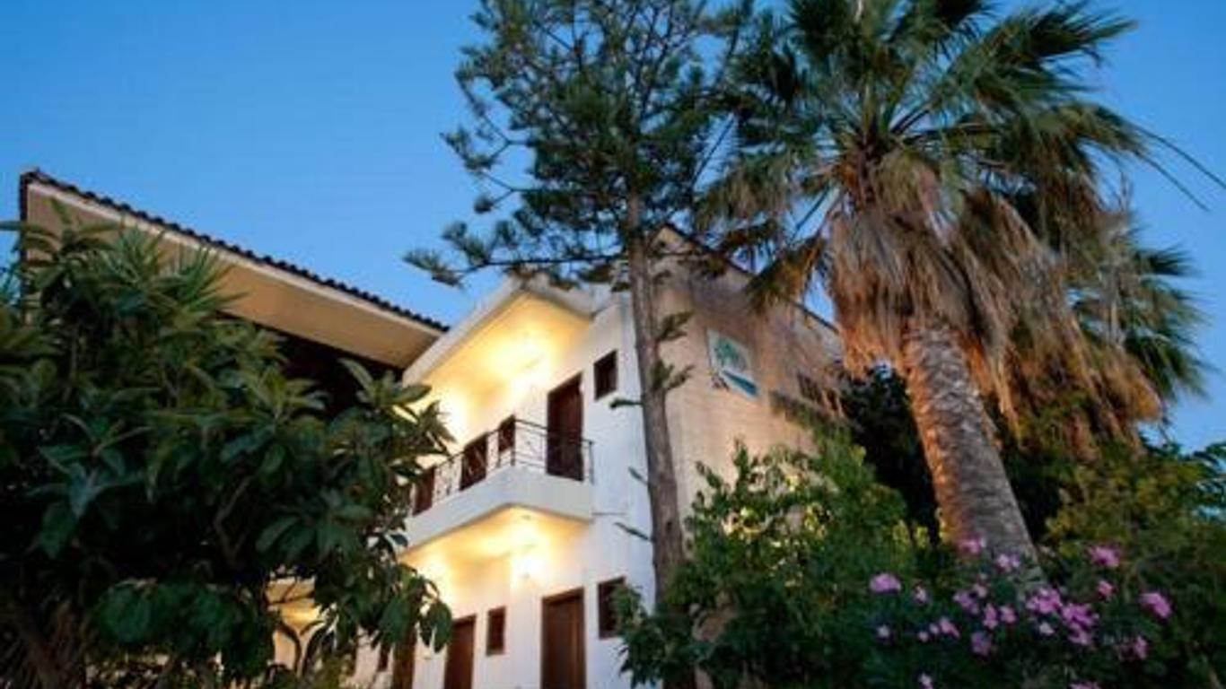 Finikounda Hotel