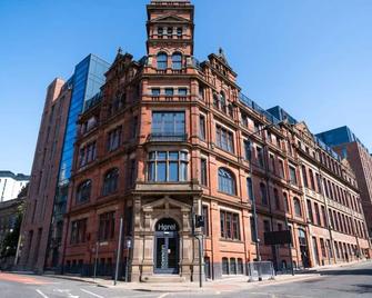 For Students Only Thoresby Hall in Central Leeds - Leeds - Building