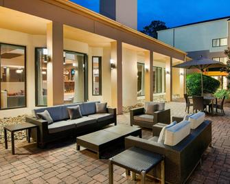 Courtyard by Marriott Savannah Midtown - Savannah - Patio