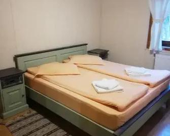 Pensiunea Vanatorul - Baile Tusnad - Bedroom