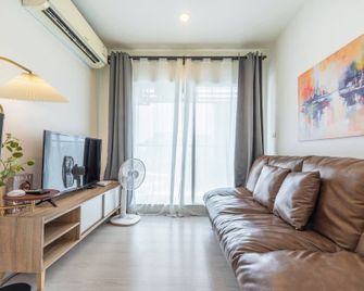 2br, 6 Mins Walk Bts Wuttakat - Bangkok - Living room