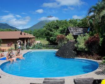 Arenal Montechiari Hotel - ลา ฟอร์ตูนา - สระว่ายน้ำ