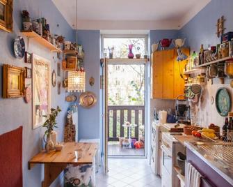 Gemütliche Wohnung mit Balkon - Südplatz nur 2 Minuten entfernt - Leipzig - Cuina