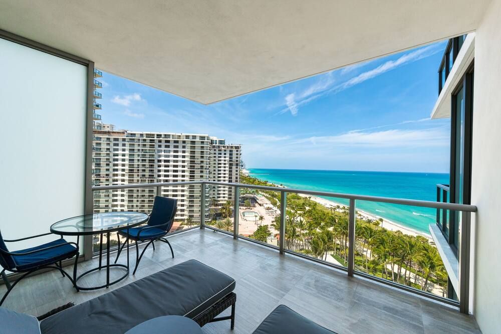 5 StarOcean Front 1478 Sq Ft Plus two large balconies Apartment sleeps 4-5 - Bal Harbour - Балкон