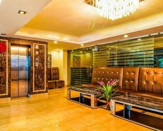 Fabhotel Kenil Star - Dehradun - Lobby
