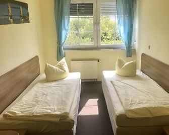 Gasthof Goldener Hahn - Fráncfort del Óder - Habitación