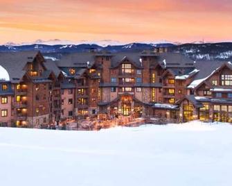 A perfect ski vacation in February. Ski-in Ski-out with all the amenities! - Breckenridge - Bangunan
