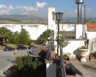 Palace Bed & Breakfast - Gibellina - Outdoors view