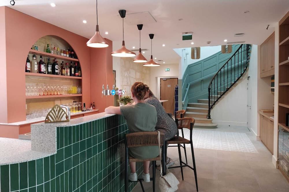 Bloom Hostel Bar & Garden - בורדו - בר