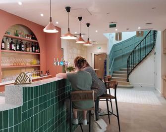 Bloom Hostel Bar & Garden - Bordeaux - Bar