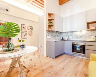 Pina Colada - nuovo appartamento in pieno centro storico - Siena - Cocina