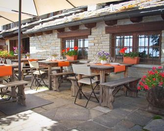 Hotel Ristoro Vagneur - Avise - Restaurante