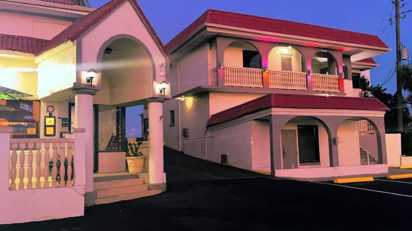 La Bella Oceanfront Inn - Daytona