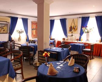Jet Hôtel - Duala - Restaurante