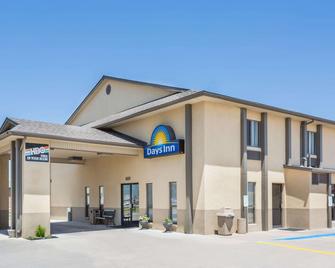 Days Inn by Wyndham Colby - Colby - Bygning